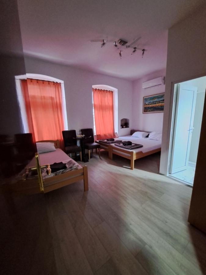 Tabacco Rooms Obrenovac  Экстерьер фото