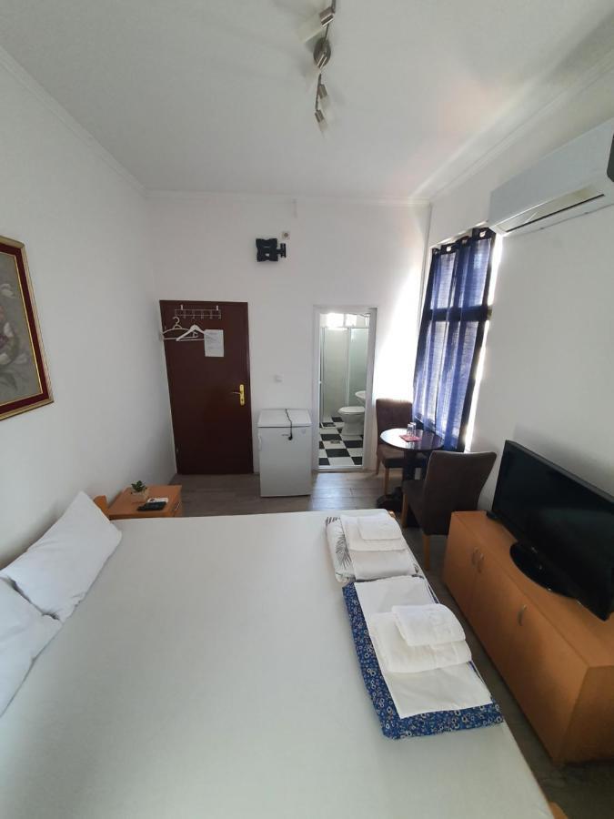 Tabacco Rooms Obrenovac  Экстерьер фото